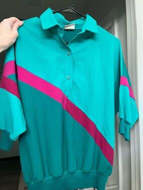 Vintage short sleeve windbreaker top